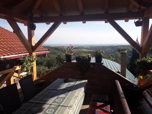 شرفة/ تراس, Apartment Noletov vidikovac in Vrdnik شرفة/ تراس, Apartment Noletov vidikovac in Vrdnik