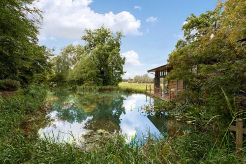 Vybavení, Secluded, New Forest Riverside Lodge in Godshill Vybavení, Secluded, New Forest Riverside Lodge in Godshill