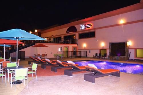 Swimming pool, Lux Hotel & Spa, Trademark Collection by Wyndham in Arlington Swimming pool, Lux Hotel & Spa, Trademark Collection by Wyndham in Arlington