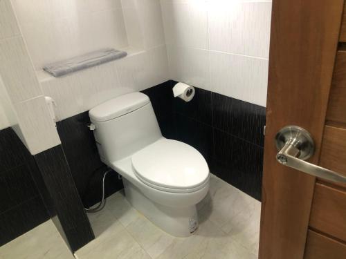 Bathroom, บ้านเพลิน in Takhli (Nakhon Sawan) Bathroom, บ้านเพลิน in Takhli (Nakhon Sawan)