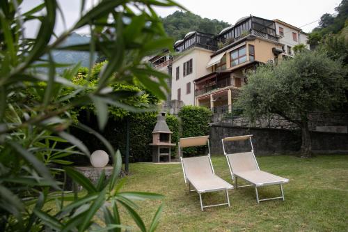 Garden, IseoLakeRental - La Villina - Zu in Riva Di Solto Garden, IseoLakeRental - La Villina - Zu in Riva Di Solto