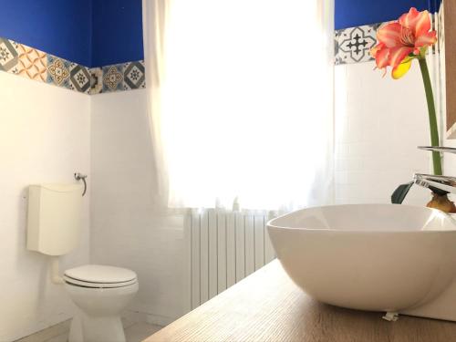 Bagno, CLUA Holiday House in Porto Ceresio Bagno, CLUA Holiday House in Porto Ceresio