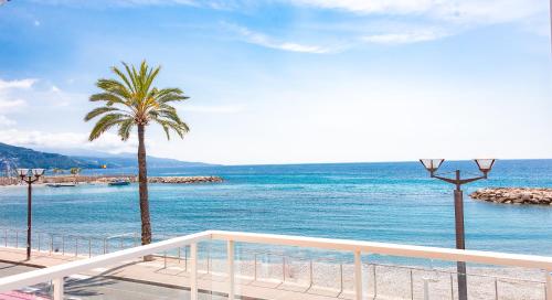Hotel et Appartements Reine D'Azur in Menton Hotel et Appartements Reine D'Azur in Menton