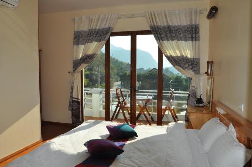 Mai Chau Valley View Hotel in Mai Chau (Hoa Binh) Mai Chau Valley View Hotel in Mai Chau (Hoa Binh)