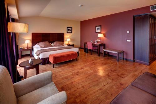 Gran Hotel Ciudad de Barbastro in Barbastro Gran Hotel Ciudad de Barbastro in Barbastro