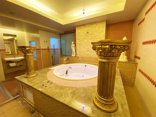 Hua Xiang Motel-Lian Tan in Zuoying District Hua Xiang Motel-Lian Tan in Zuoying District