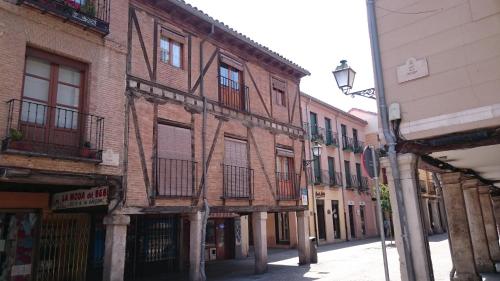 Vista exterior, Casa de Huéspedes Vecinodecerbantes (Casa de Huespedes Vecinodecerbantes) in Alcala de Henares Vista exterior, Casa de Huéspedes Vecinodecerbantes (Casa de Huespedes Vecinodecerbantes) in Alcala de Henares