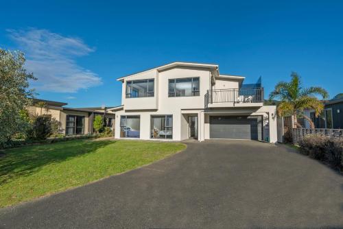 Zuhanyzó, Pauanui Hangar Retreat - Pauanui Holiday Home in Pauanui Zuhanyzó, Pauanui Hangar Retreat - Pauanui Holiday Home in Pauanui