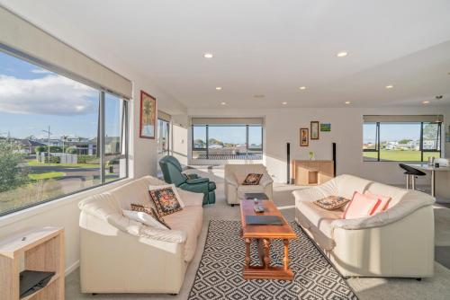 Zuhanyzó, Pauanui Hangar Retreat - Pauanui Holiday Home in Pauanui Zuhanyzó, Pauanui Hangar Retreat - Pauanui Holiday Home in Pauanui