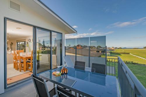 Zuhanyzó, Pauanui Hangar Retreat - Pauanui Holiday Home in Pauanui Zuhanyzó, Pauanui Hangar Retreat - Pauanui Holiday Home in Pauanui