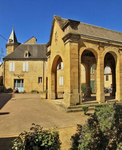 petite maison en pierre au coeur du Périgord noir (petite maison en pierre au coeur du Perigord noir) in 薩利尼亞克埃維蓋 petite maison en pierre au coeur du Périgord noir (petite maison en pierre au coeur du Perigord noir) in 薩利尼亞克埃維蓋