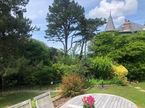 View, Chalet les falaises in Saint Leonard View, Chalet les falaises in Saint Leonard