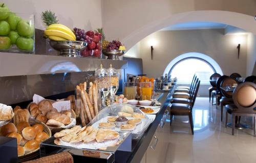 Food and beverages, c-hotels Fiume in Via Veneto Food and beverages, c-hotels Fiume in Via Veneto