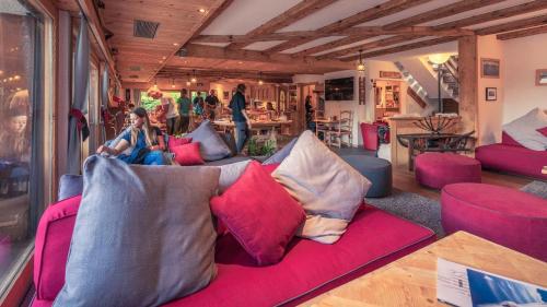 Hotel Mirabeau in Bagnes Hotel Mirabeau in Bagnes