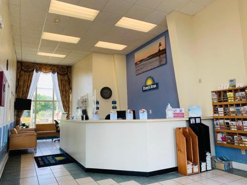 大堂, 西雅茅斯/海恩尼斯科德角地區戴斯酒店 (Days Inn by Wyndham West Yarmouth/Hyannis Cape Cod Area) in 西雅茅斯 大堂, 西雅茅斯/海恩尼斯科德角地區戴斯酒店 (Days Inn by Wyndham West Yarmouth/Hyannis Cape Cod Area) in 西雅茅斯