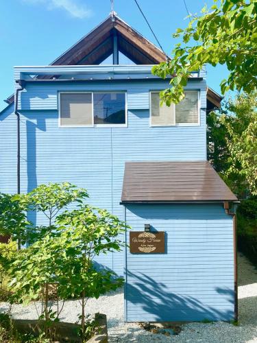 Entrance, Woody house in Atami Entrance, Woody house in Atami