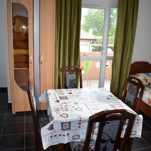 Srebrna Nit in Veliko Gradiste Srebrna Nit in Veliko Gradiste