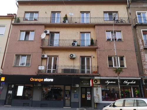 Vista exterior, Bulevard mansards in Satu Mare Vista exterior, Bulevard mansards in Satu Mare