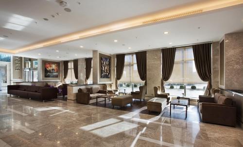 Lobby, Dedeman Bostanci Istanbul Hotel and Convention Center in Atasehir Lobby, Dedeman Bostanci Istanbul Hotel and Convention Center in Atasehir