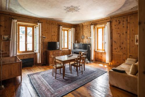 客房, Casa Pool tra St Moritz e il lago di Como in 卡斯塔塞尼亞 客房, Casa Pool tra St Moritz e il lago di Como in 卡斯塔塞尼亞