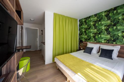 ATHOME RESIDENCE ET SPA in เลอ กาบูต์ ATHOME RESIDENCE ET SPA in เลอ กาบูต์