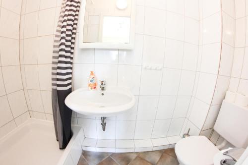 Bathroom, Pension zur Post in Eutin Bathroom, Pension zur Post in Eutin