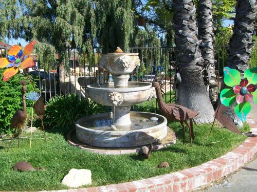 在meiguo.com看到的阿德莱德酒店的介绍图片