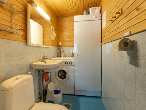 Bathroom, Holiday Home Kierinniemi by Interhome in Rautalampi Bathroom, Holiday Home Kierinniemi by Interhome in Rautalampi
