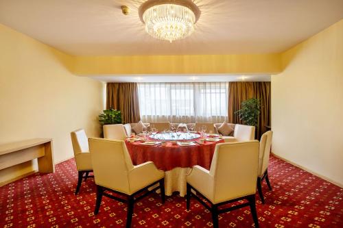 مطعم, Holiday Inn Express Tianjin Airport By IHG in مطار تيانجين الدولي مطعم, Holiday Inn Express Tianjin Airport By IHG in مطار تيانجين الدولي