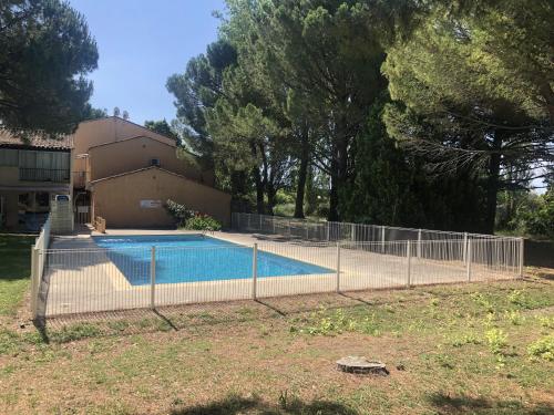 Swimming pool, Appartement 238 village LES SALICORNES in Arles Swimming pool, Appartement 238 village LES SALICORNES in Arles