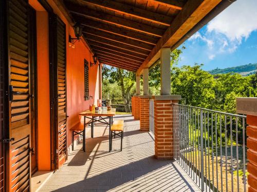 Erkély/terasz, Charming Villa with Pool in Capolona Erkély/terasz, Charming Villa with Pool in Capolona