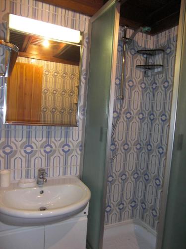 Bathroom, Bilocale Alberti - Silvana in Madonna di Campiglio Bathroom, Bilocale Alberti - Silvana in Madonna di Campiglio