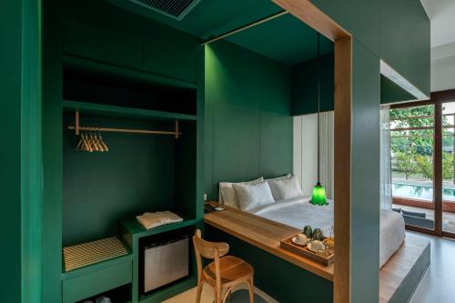 Baan Pomphet near Wat Phutthaisawan Temple Baan Pomphet near Wat Phutthaisawan Temple