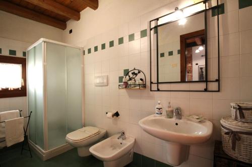 Bathroom, Fattoria Grimana in Grisignano Di Zocco Bathroom, Fattoria Grimana in Grisignano Di Zocco