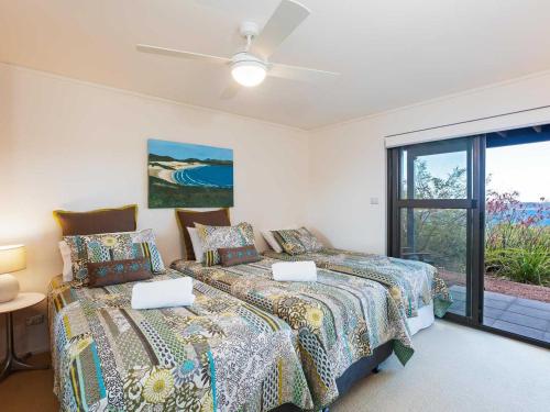 Beach House 7 26 One Mile Close air conditioned wifi foxtel linen in Уан Маил Бийч Beach House 7 26 One Mile Close air conditioned wifi foxtel linen in Уан Маил Бийч