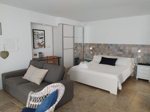 Quintero Suites in San Bartolome Quintero Suites in San Bartolome