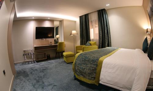 Touq Balad near Biet Nassif Touq Balad near Biet Nassif