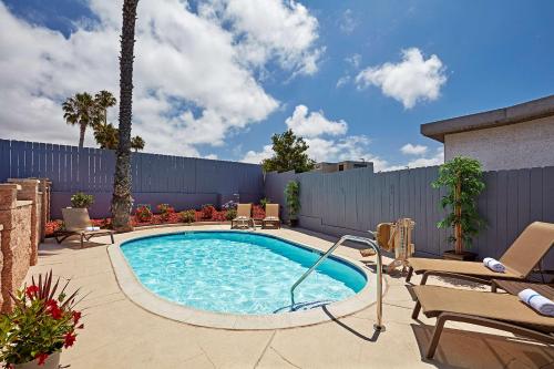 View, SureStay Hotel by Best Western San Diego Pacific Beach in Pacific Beach View, SureStay Hotel by Best Western San Diego Pacific Beach in Pacific Beach