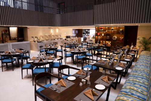 Restaurant, Royal Orchid Golden Suites Pune in Pune Restaurant, Royal Orchid Golden Suites Pune in Pune