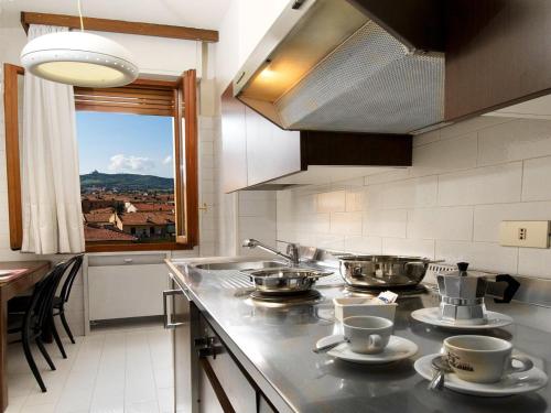Kitchen, Suite Hotel Elite in Reno Kitchen, Suite Hotel Elite in Reno