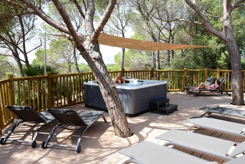 Spa, Camping Resort La Baume La Palmeraie in Capitou Spa, Camping Resort La Baume La Palmeraie in Capitou