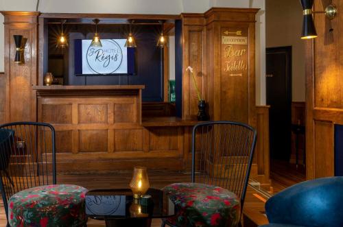 Lobby, Hotel Saint Regis in Chalon-sur-Saone Lobby, Hotel Saint Regis in Chalon-sur-Saone
