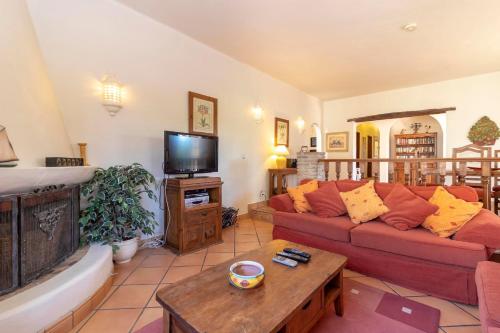 Casa Ouricos Large Pool BBQ Walk to beach in โปโกปาร์ติโด Casa Ouricos Large Pool BBQ Walk to beach in โปโกปาร์ติโด