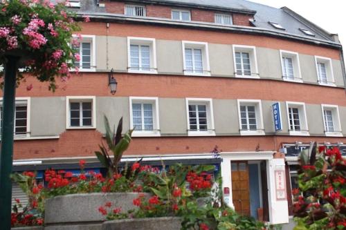 Exterior view, Hotel de Normandie in Gournay-En-Bray Exterior view, Hotel de Normandie in Gournay-En-Bray