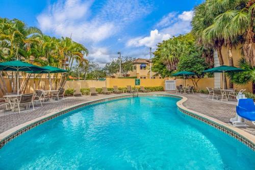 Facilities, La Quinta Inn & Suites by Wyndham Miami Lakes in Miami Lakes Facilities, La Quinta Inn & Suites by Wyndham Miami Lakes in Miami Lakes