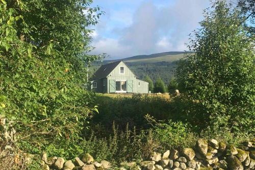 Garden, Converted Barn in Fields near Loch Ness in Market Hill Garden, Converted Barn in Fields near Loch Ness in Market Hill