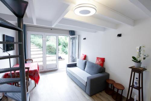 House, 43, Avenue Hoche 小鹿西家 in Saint-Remy-les-Chevreuse House, 43, Avenue Hoche 小鹿西家 in Saint-Remy-les-Chevreuse