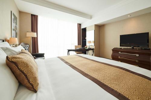 Eastin Grand Hotel Saigon in Phú Nhuận Eastin Grand Hotel Saigon in Phú Nhuận