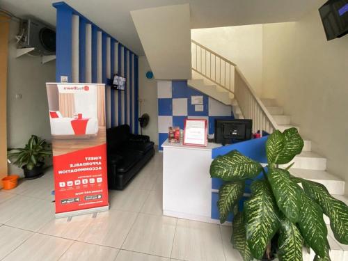 Entrance, RedDoorz Syariah @ Pahlawan Sidoarjo in Sidoarjo Entrance, RedDoorz Syariah @ Pahlawan Sidoarjo in Sidoarjo