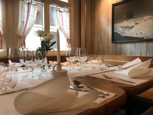 אוכל ומשקאות, Gasthaus Tell in אנדרמאט אוכל ומשקאות, Gasthaus Tell in אנדרמאט